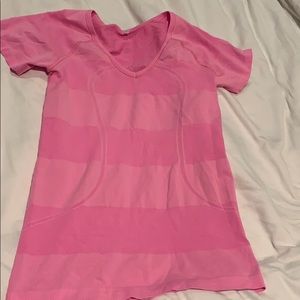 Lululemon size 8 swiftly tech running shirt